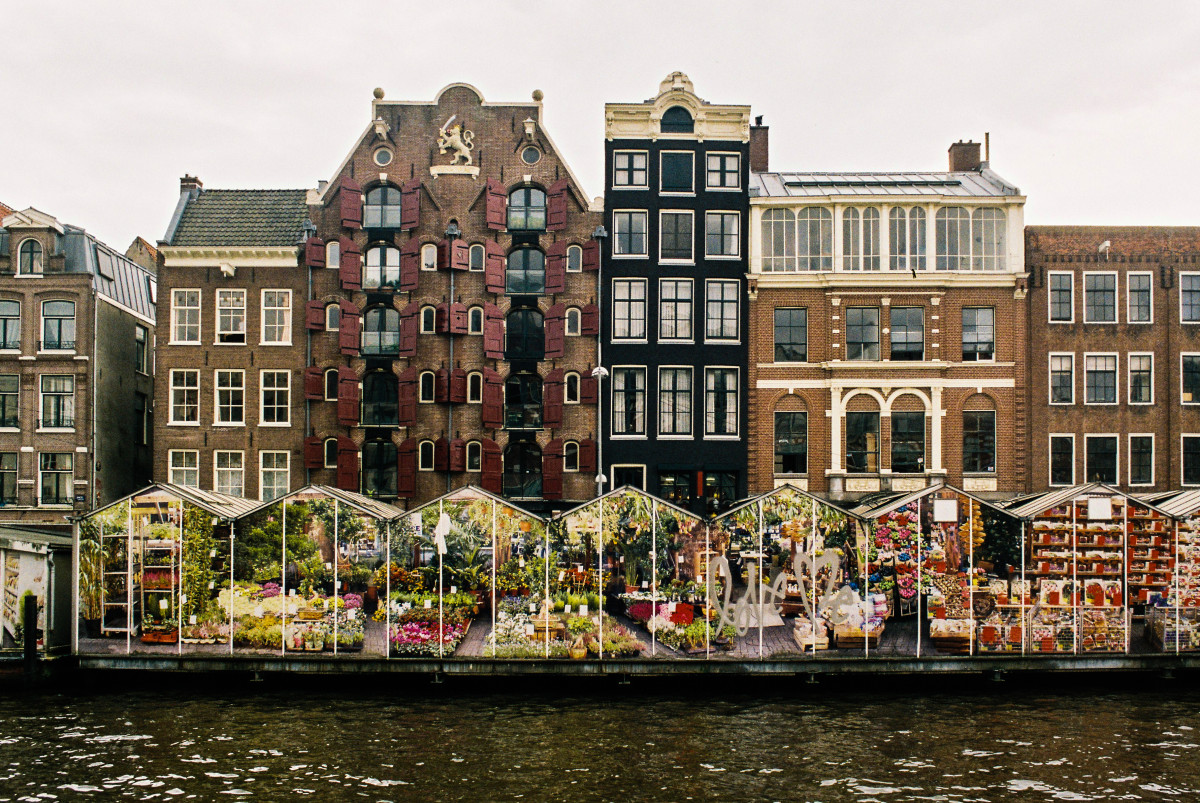 7. Le marché aux fleurs flottant